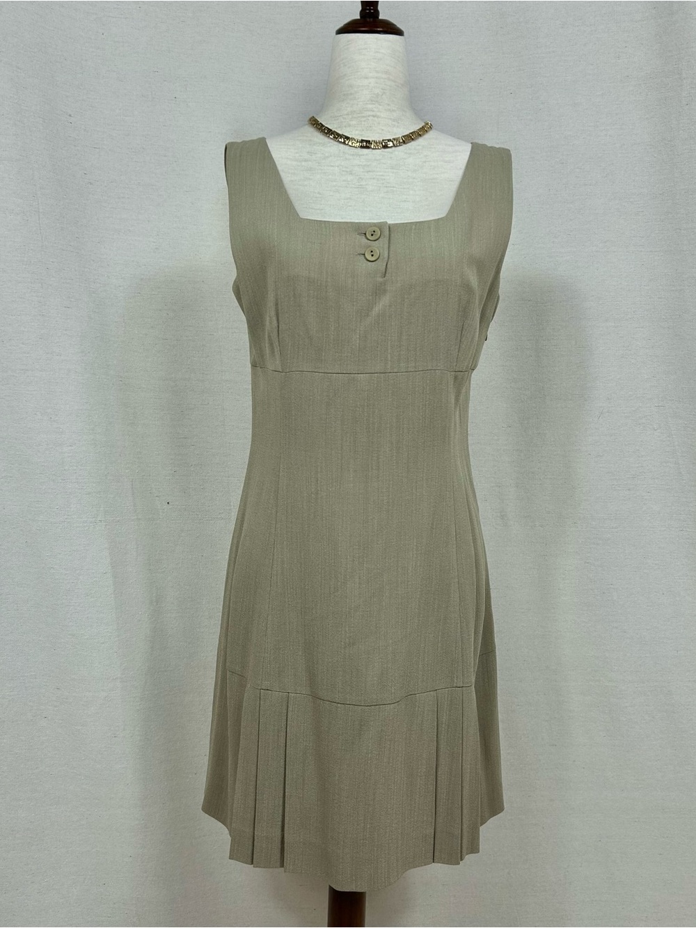 The New York Look Sleeveless Square Neck A-Line Wool Dress in Taupe